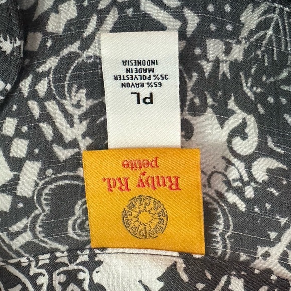 Ruby Rd. Monochrome Floral Tunic - Picture 6 of 12